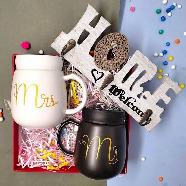 Black & White Couple Mug Set
