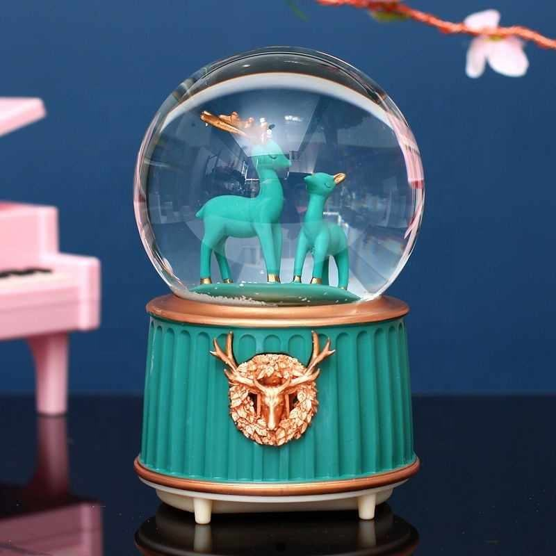 Garneck Elk Crystal Ball