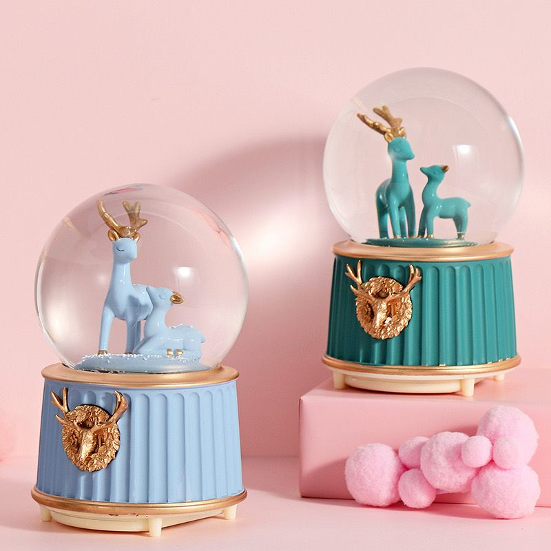Garneck Elk Crystal Ball