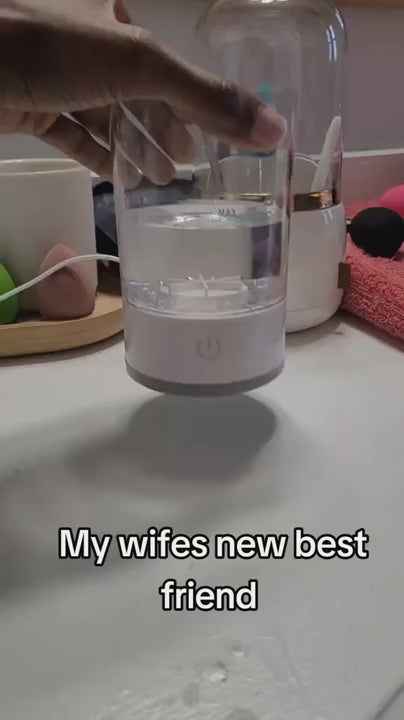 BeautySwirl™ - Cosmetic Brush Cleaner